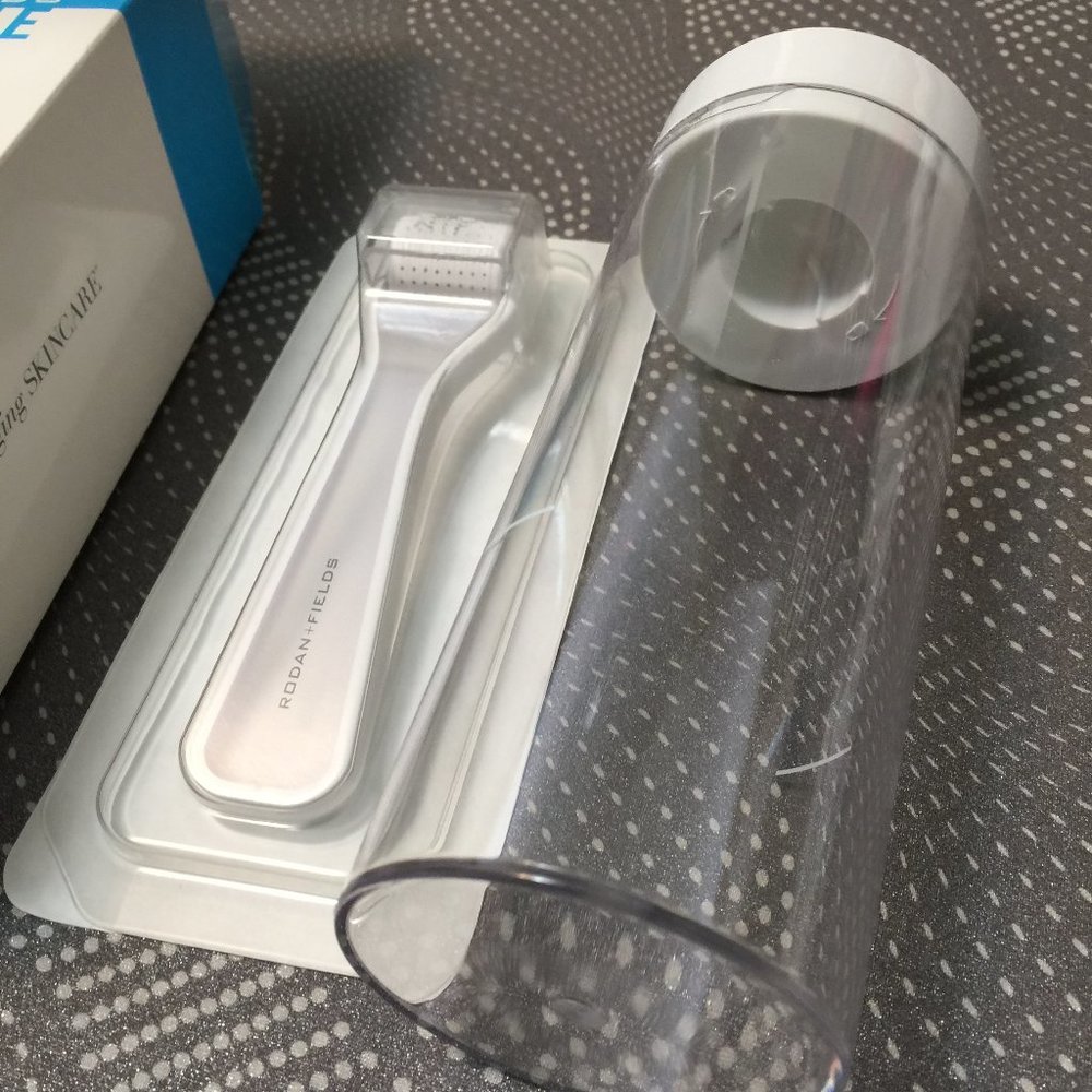 NEW Rodan + Fields AMP MD Micro Exfoliating Roller